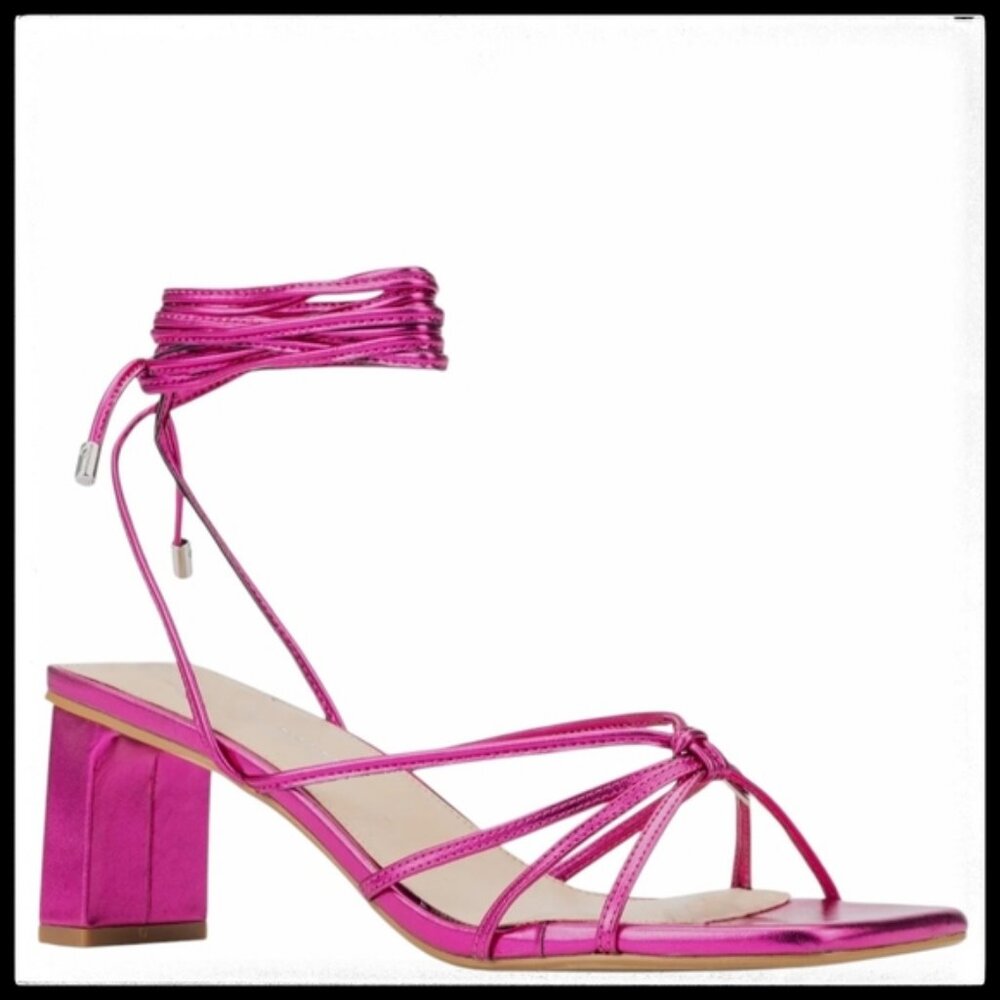 NWT Fashion to Figure Lana Women's Wide Width Strappy Block Heel Sandal Size 8W